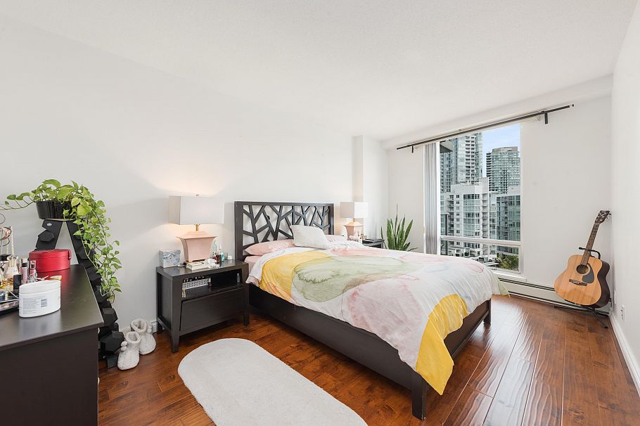 1201 1228 Marinaside Crescent Vancouver, BC - 10