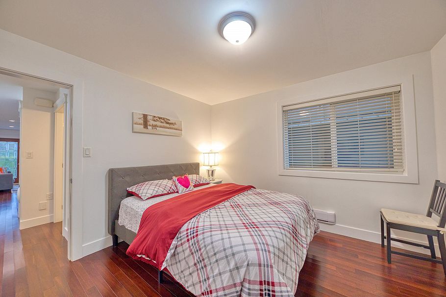 318 W 18th Street North Vancouver, BC - 27