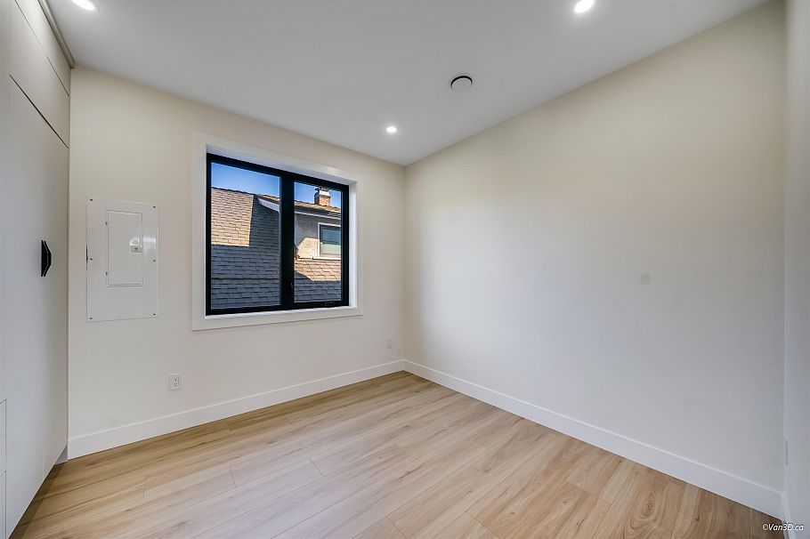 1 2636 Mcgill Street Vancouver, BC - 18