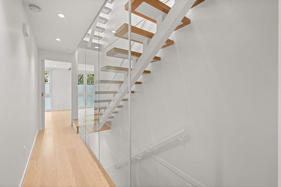 1889 W 2nd Avenue Vancouver, BC - 25