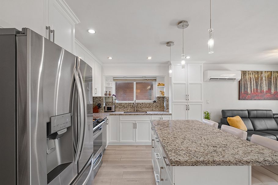 318 W 18th Street North Vancouver, BC - 7