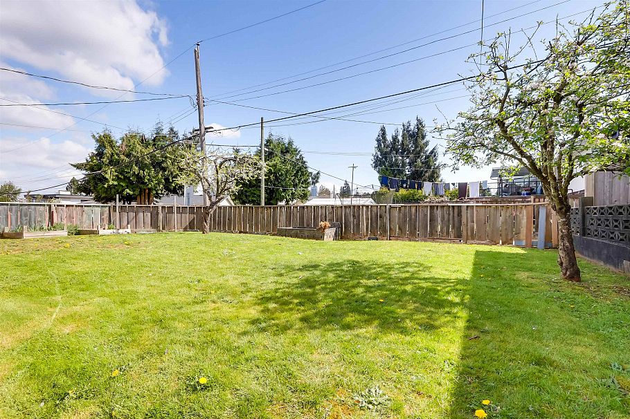 3712 Fir Street Burnaby, BC - 32