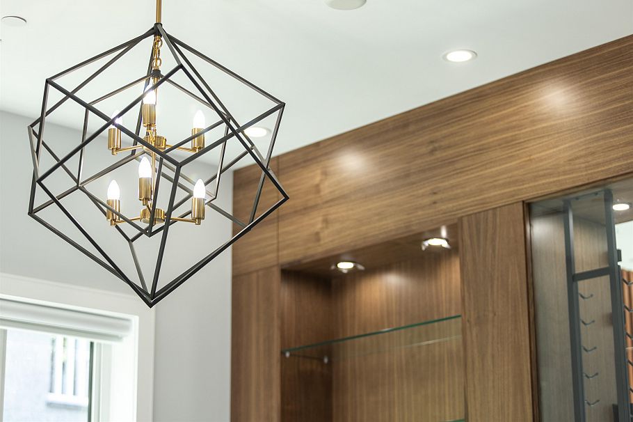 3587 Mayfair Avenue Vancouver, BC - 35