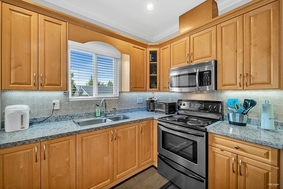 669 W 71st Avenue Vancouver, BC - 6