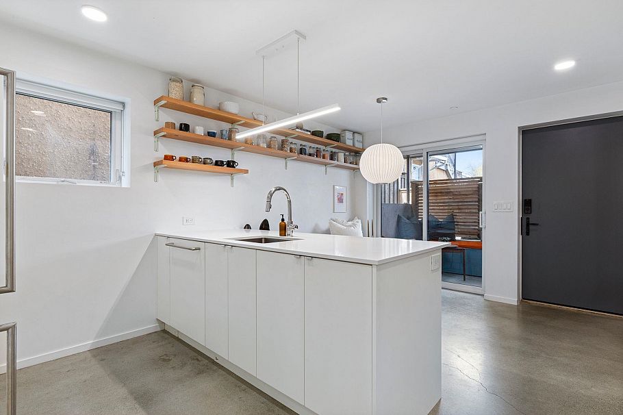 2333 Napier Street Vancouver, BC - 19