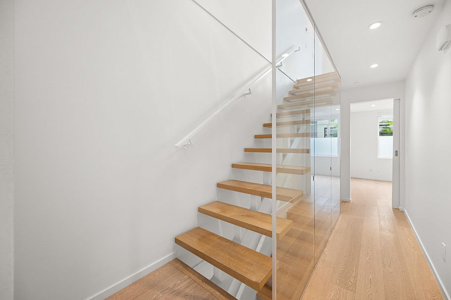 1889 W 2nd Avenue Vancouver, BC - 30