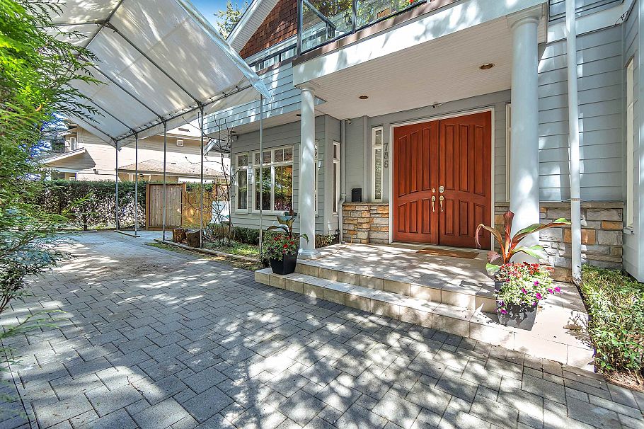 786 W 17th Street North Vancouver, BC - 35