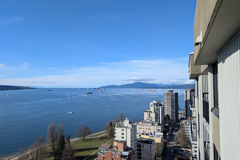 2106 1330 Harwood Vancouver, BC - 4