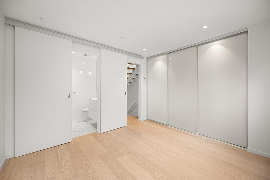 1889 W 2nd Avenue Vancouver, BC - 28