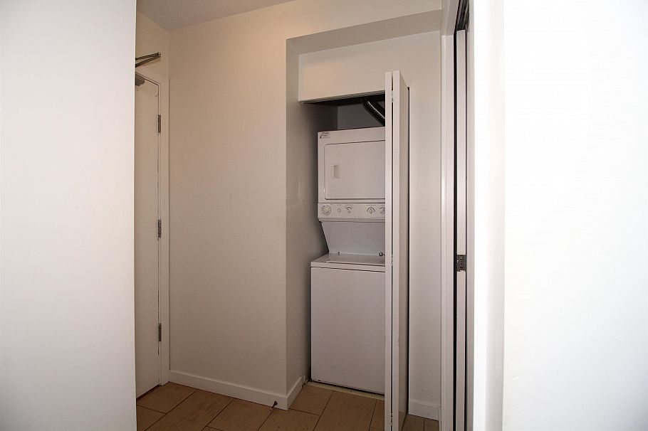 703 480 Robson Street Vancouver, BC - 11