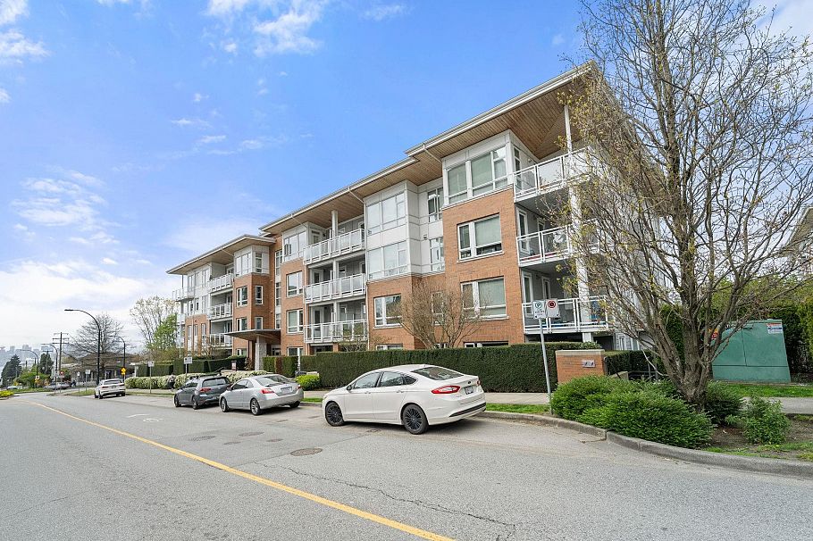 101 717 Chesterfield Avenue North Vancouver, BC - 2