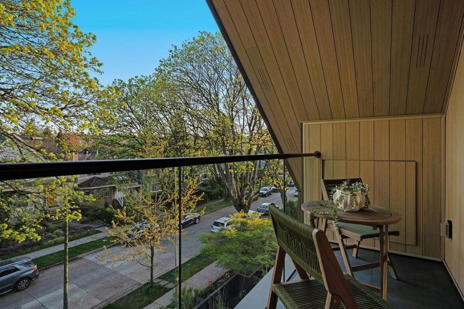 1 2935 W 15th Avenue Vancouver, BC - 33