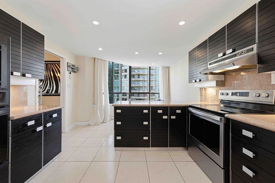 1602 738 Broughton Street Vancouver, BC - 11