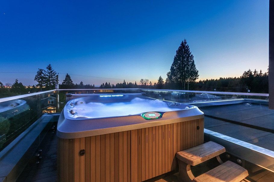 4056 W 36th Avenue Vancouver, BC - 38