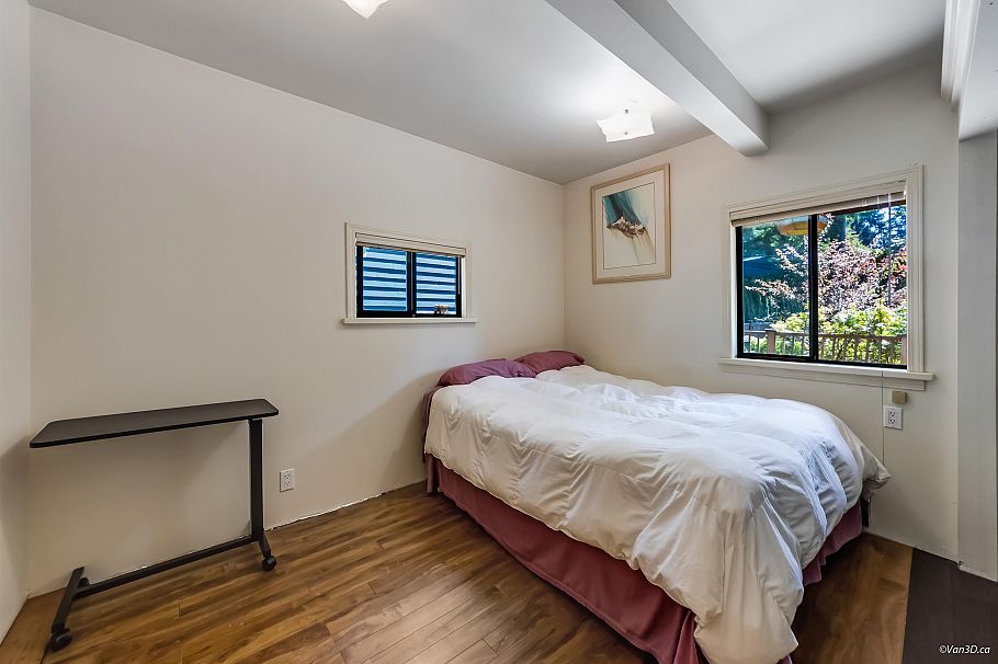 4585 Raeburn Street North Vancouver, BC - 18