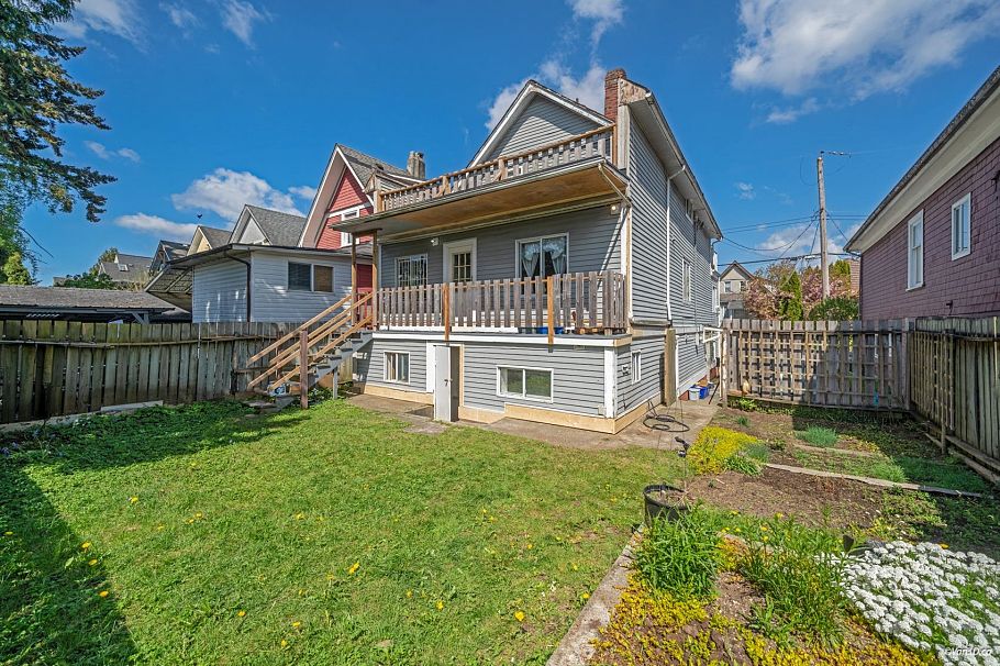 166 E 24th Avenue Vancouver, BC - 37