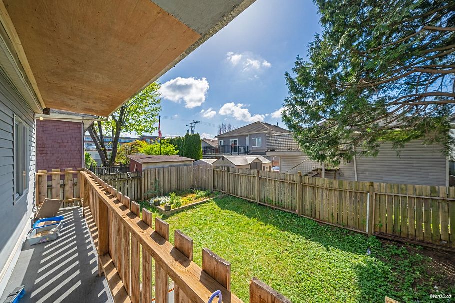 166 E 24th Avenue Vancouver, BC - 14