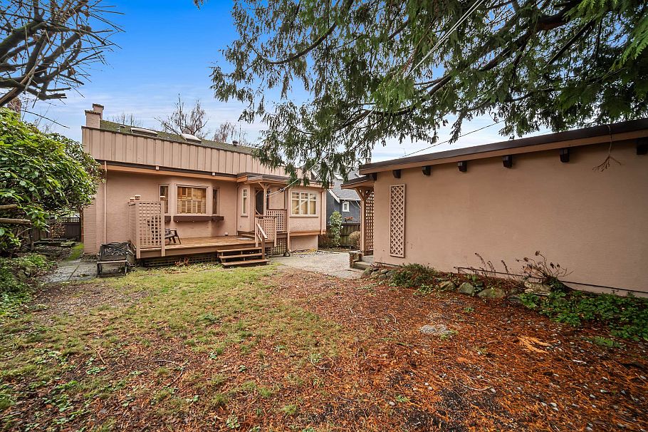 3537 W 31st Avenue Vancouver, BC - 34