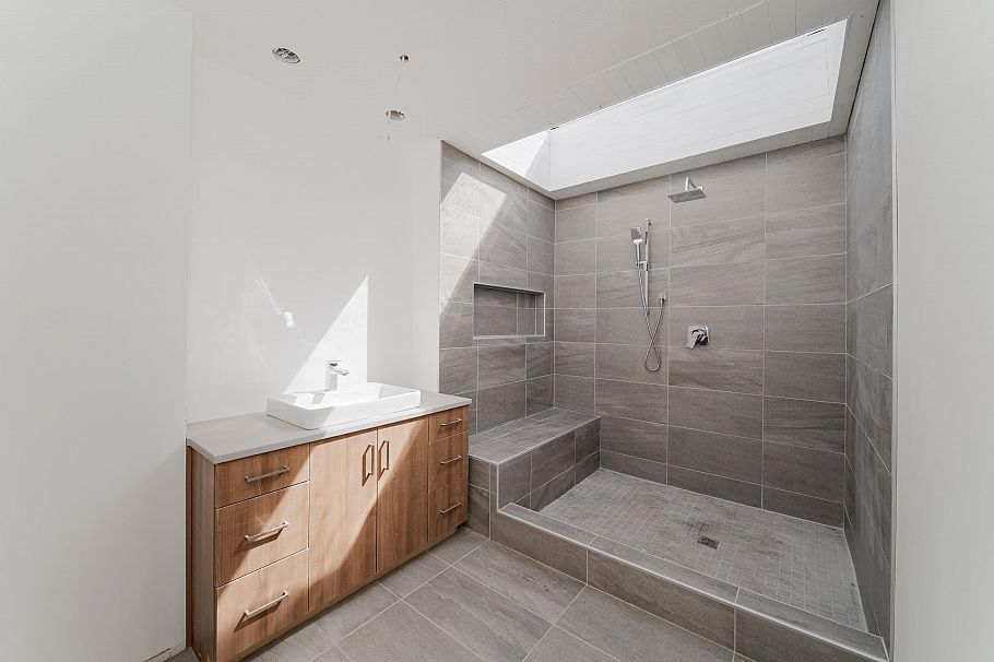 3974 W 10th Avenue Vancouver, BC - 26