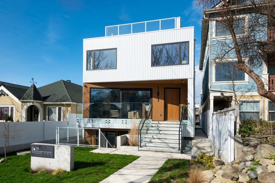 3679 Pandora Street Vancouver, BC - 1