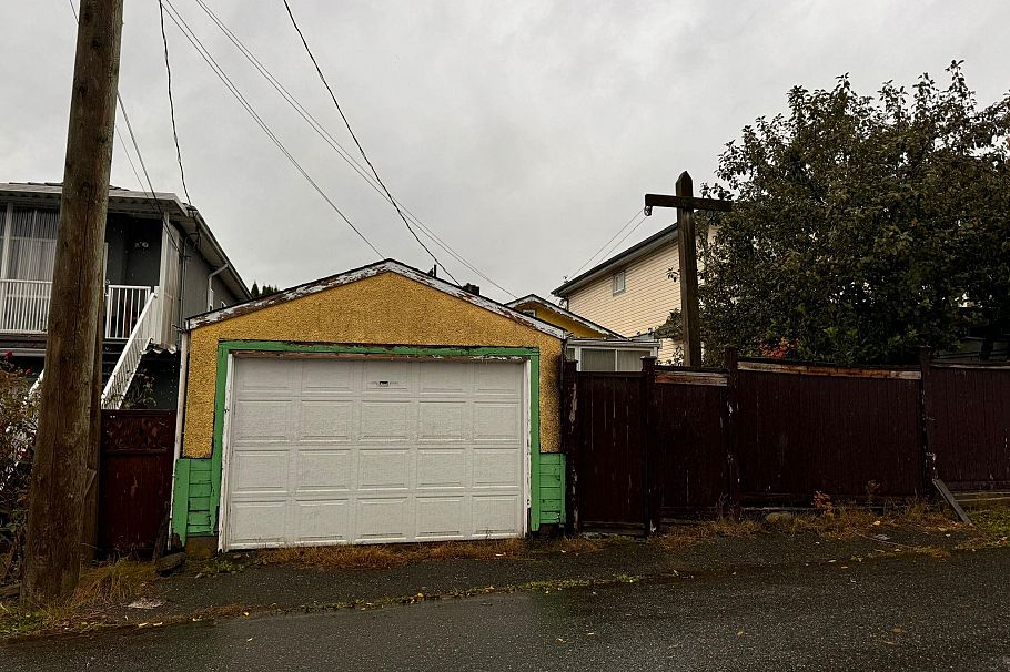 7544 Main Street Vancouver, BC - 7