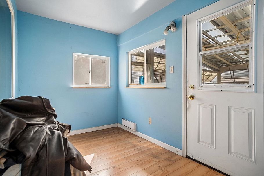 1388 E 60th Avenue Vancouver, BC - 22