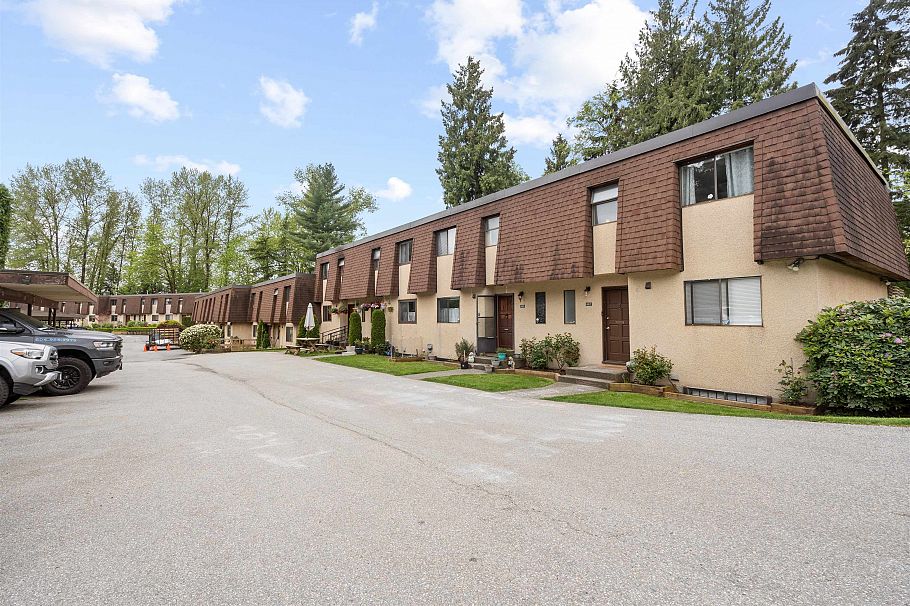 883 Old Lillooet Road North Vancouver, BC - 1