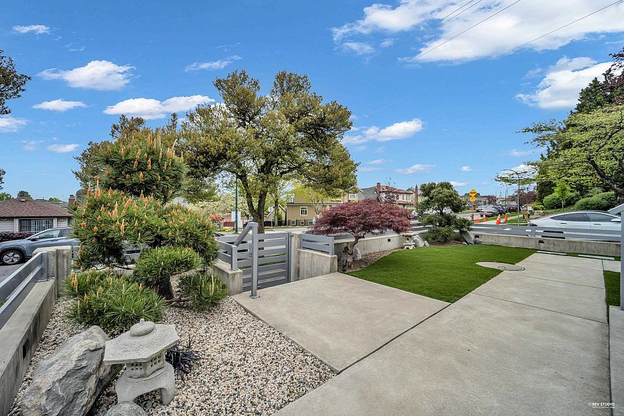 2796 E 4th Avenue Vancouver, BC - 4