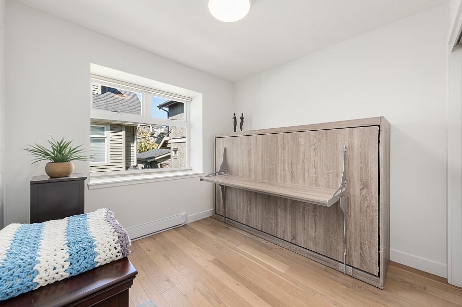 1823 Napier Street Vancouver, BC - 16