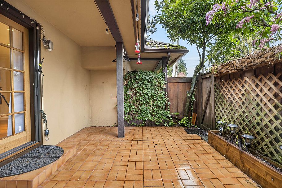 4 3301 W 16th Avenue Vancouver, BC - 19