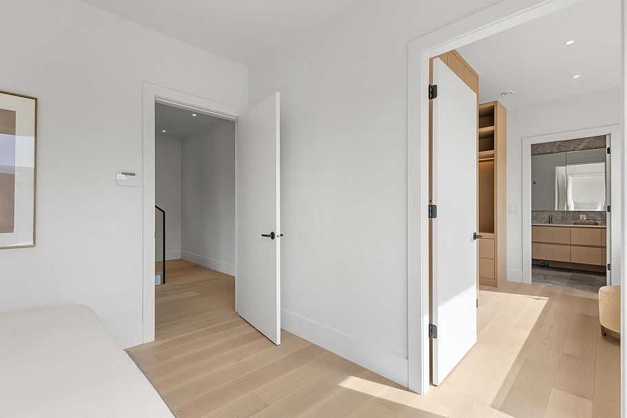 1 2425 Kitchener Street Vancouver, BC - 15