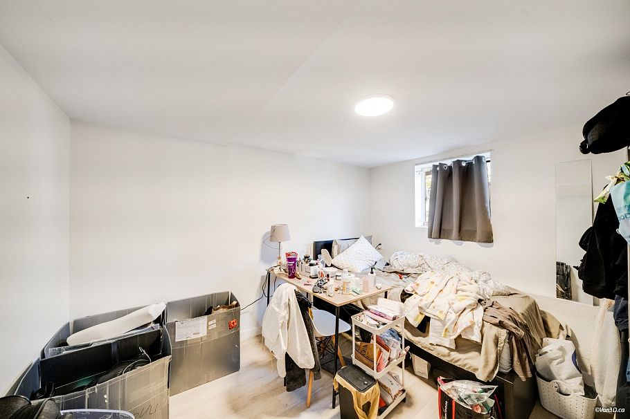 166 E 24th Avenue Vancouver, BC - 34