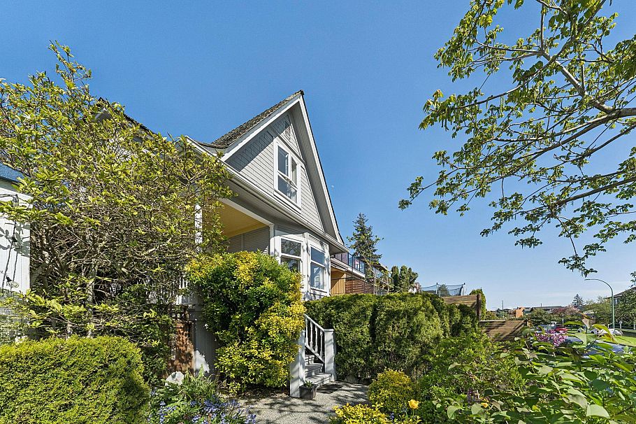 408 E 2nd Street North Vancouver, BC - 34