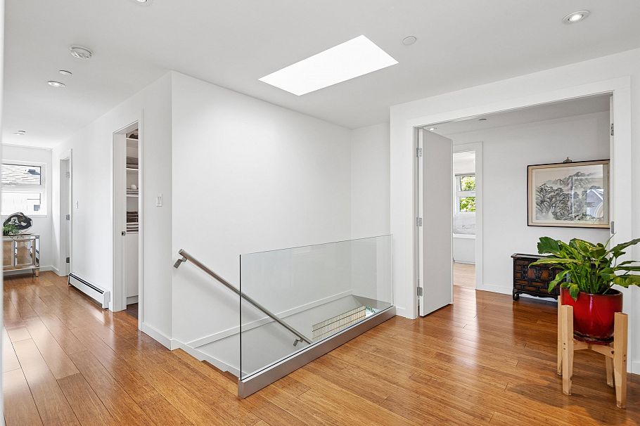 626 E 22 Avenue Vancouver, BC - 18