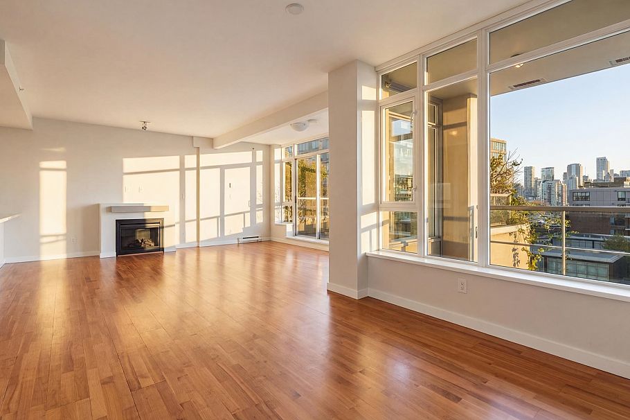 705 2055 Yukon Street Vancouver, BC - 2