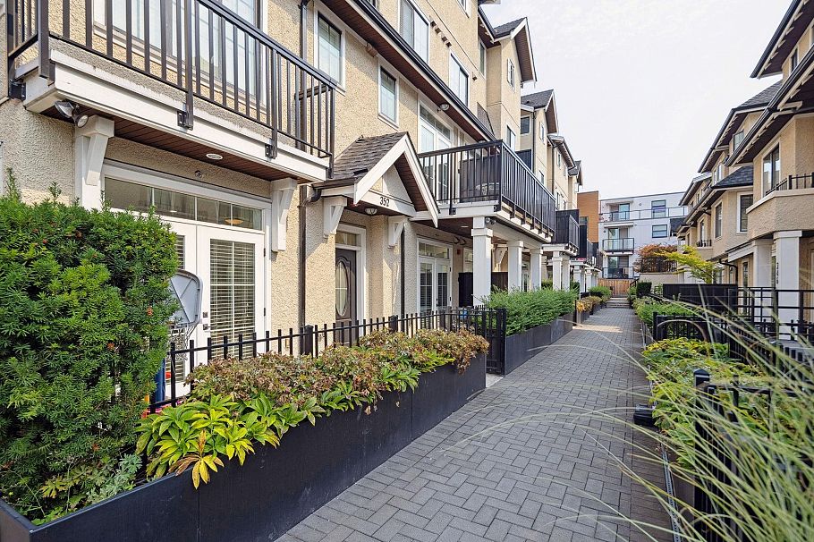 352 W 62nd Avenue Vancouver, BC - 26