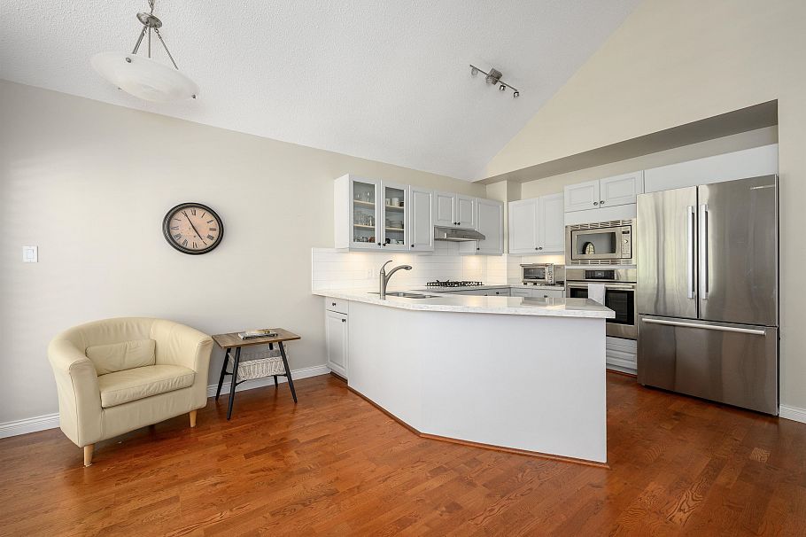29 4055 Indian River Drive North Vancouver, BC - 12