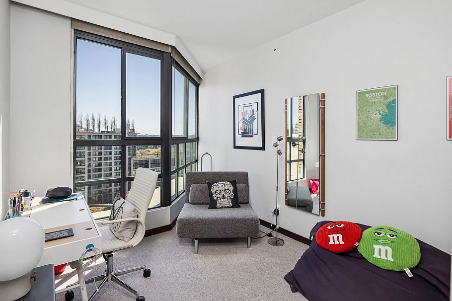 2301 909 Burrard Street Vancouver, BC - 17