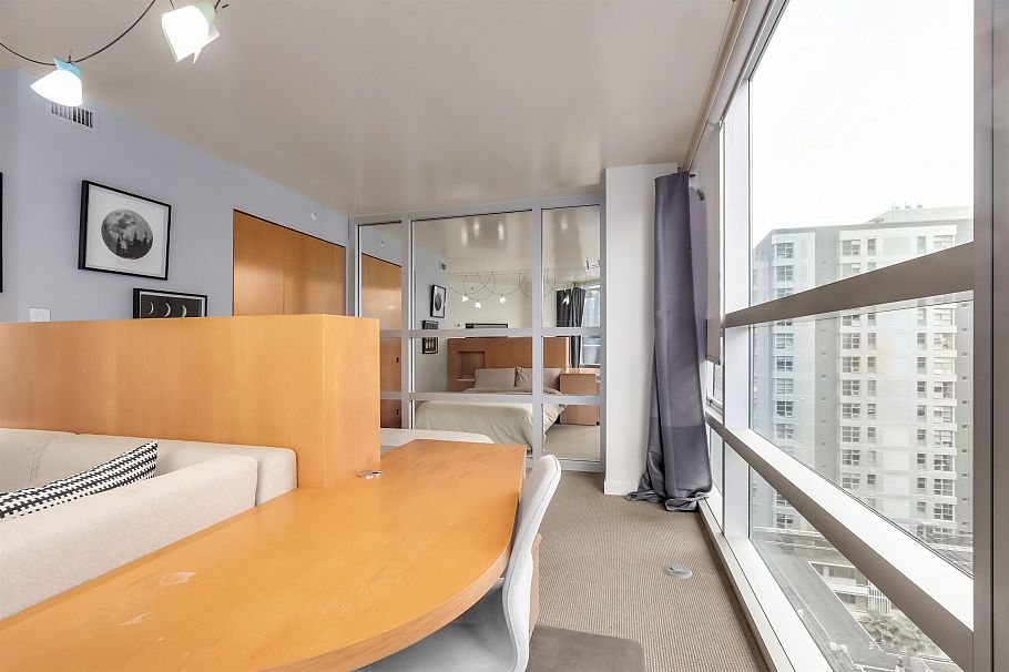 1404 1050 Burrard Street Vancouver, BC - 9