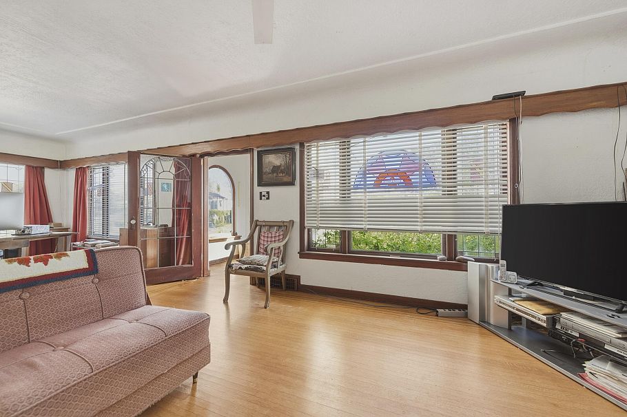 433 E 48th Avenue Vancouver, BC - 11