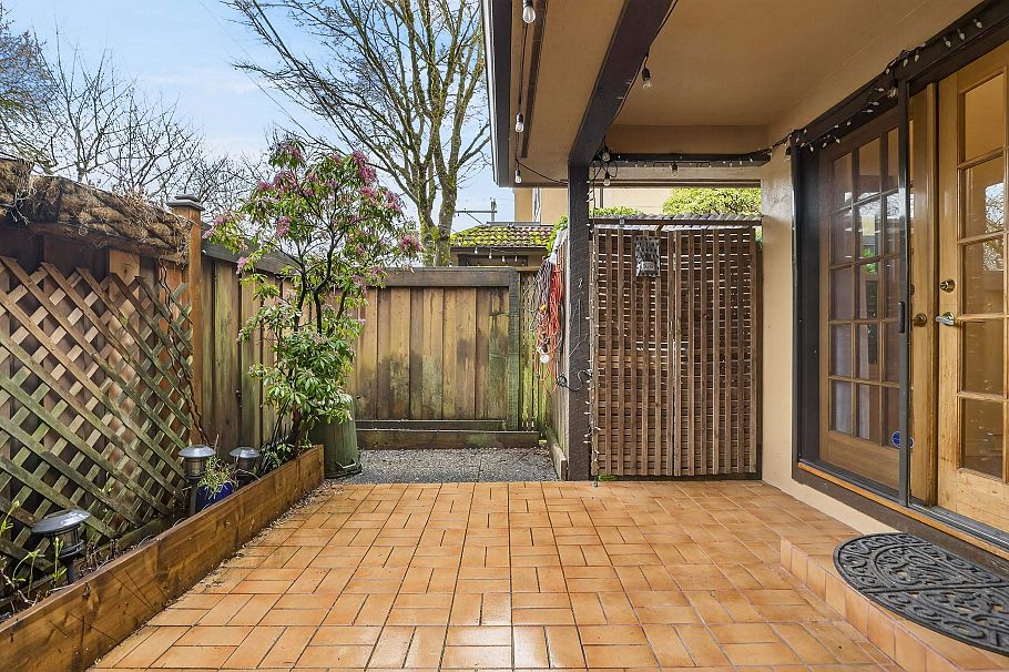 4 3301 W 16th Avenue Vancouver, BC - 18