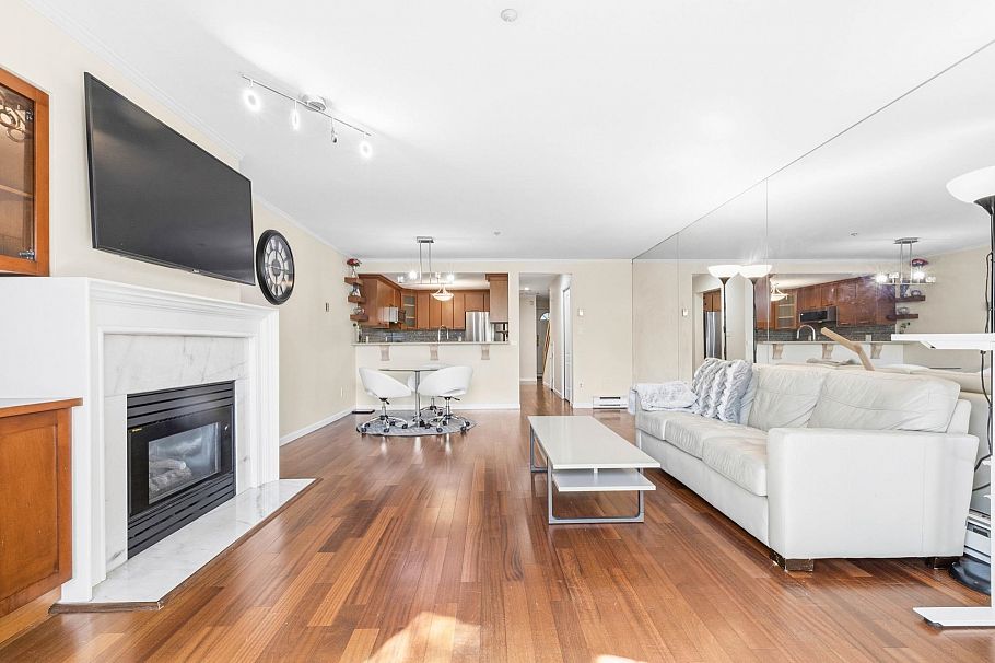 3 2150 SE Marine Drive Vancouver, BC - 1