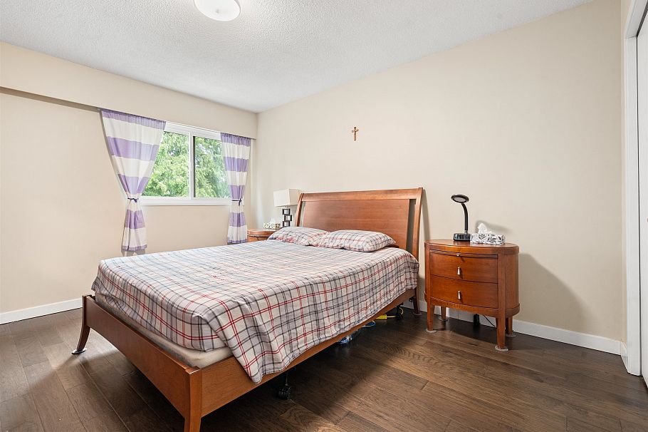 883 Old Lillooet Road North Vancouver, BC - 17