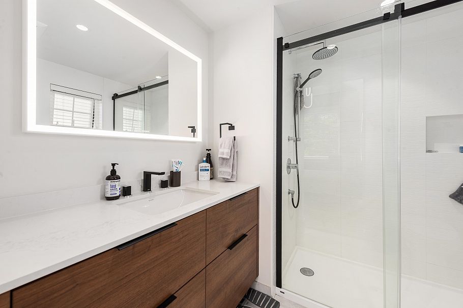 1823 Napier Street Vancouver, BC - 27