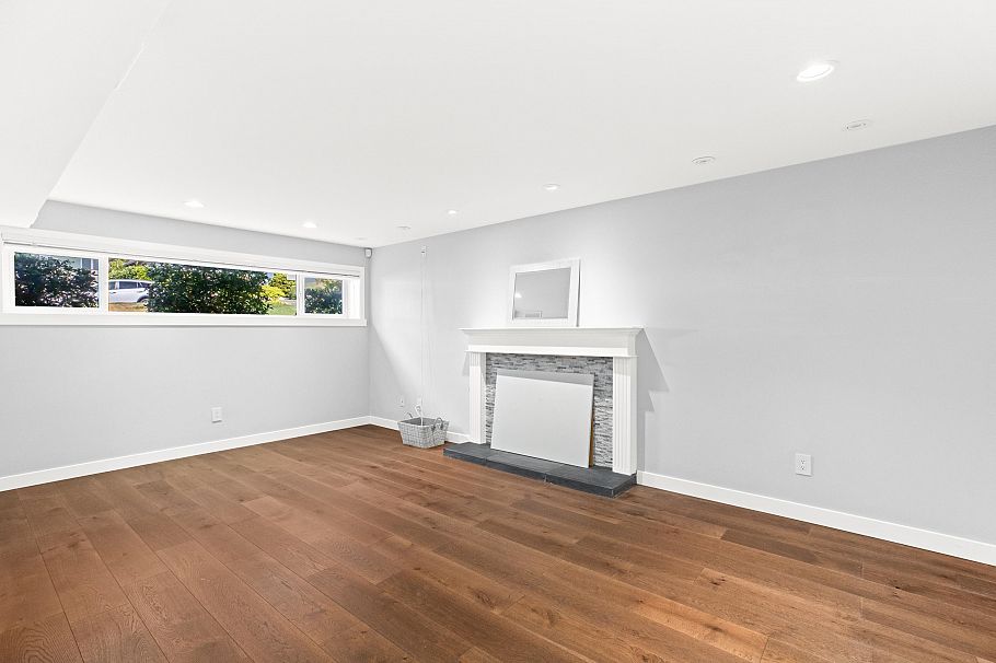 219 E 26th Street North Vancouver, BC - 23