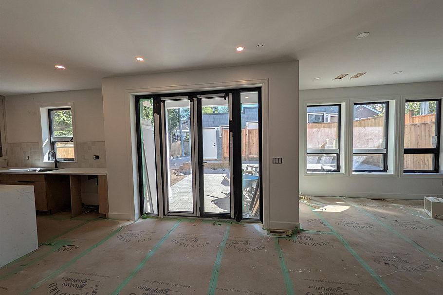 918 E 16th Avenue Vancouver, BC - 4