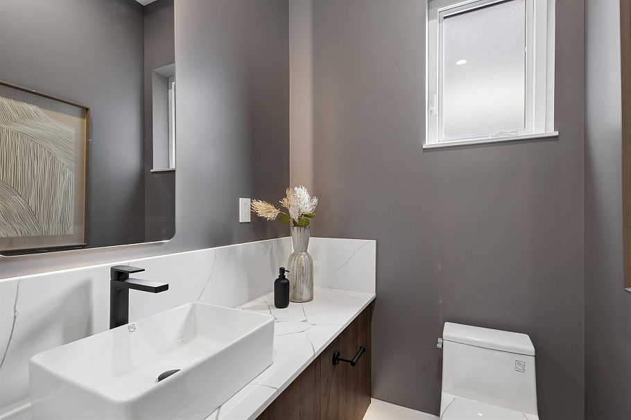 2 3637 E 46th Avenue Vancouver, BC - 21