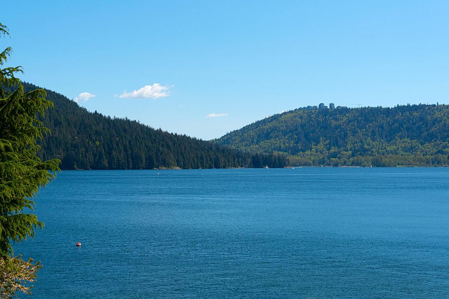 4455 Harris Place North Vancouver, BC - 9