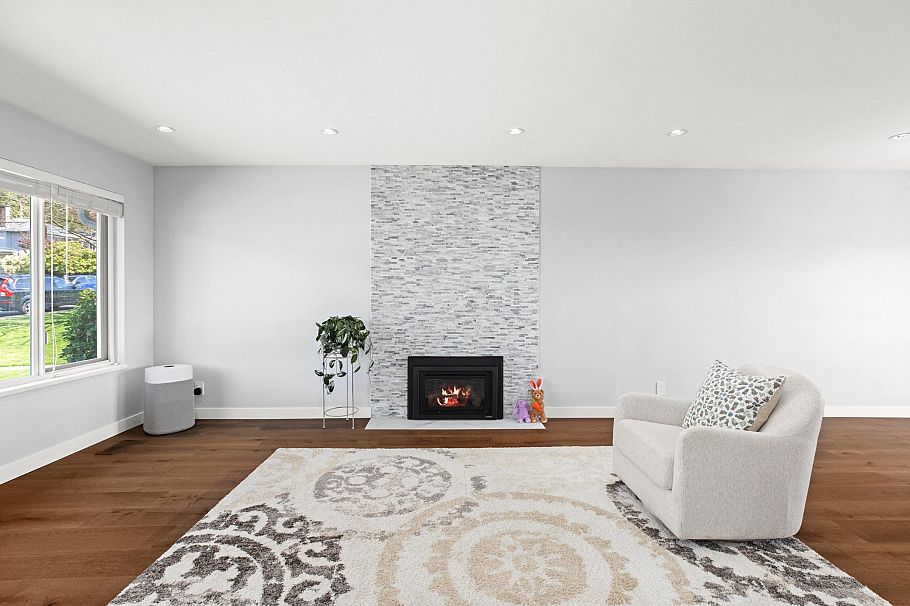 219 E 26th Street North Vancouver, BC - 1