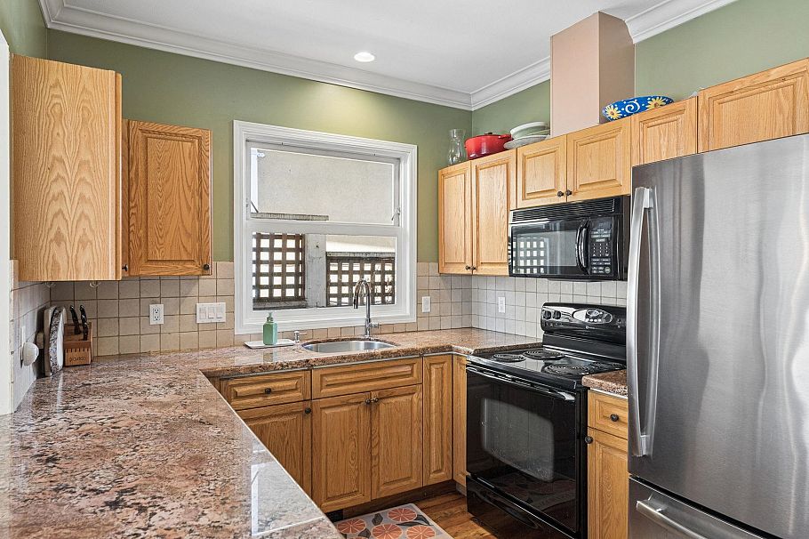 408 E 2nd Street North Vancouver, BC - 12